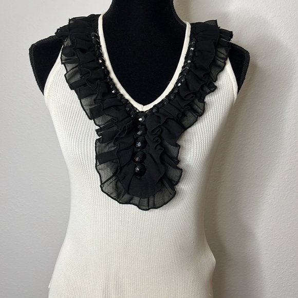 St. John Couture size Medium beaded, ruffled, ribbed sleeveless - Picture 4 of 16
